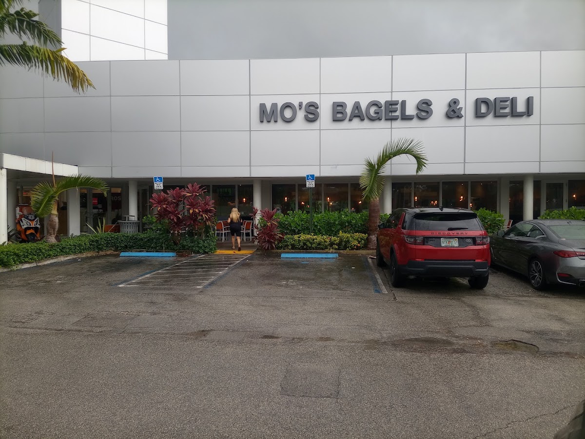 Mo’s Bagels and Deli