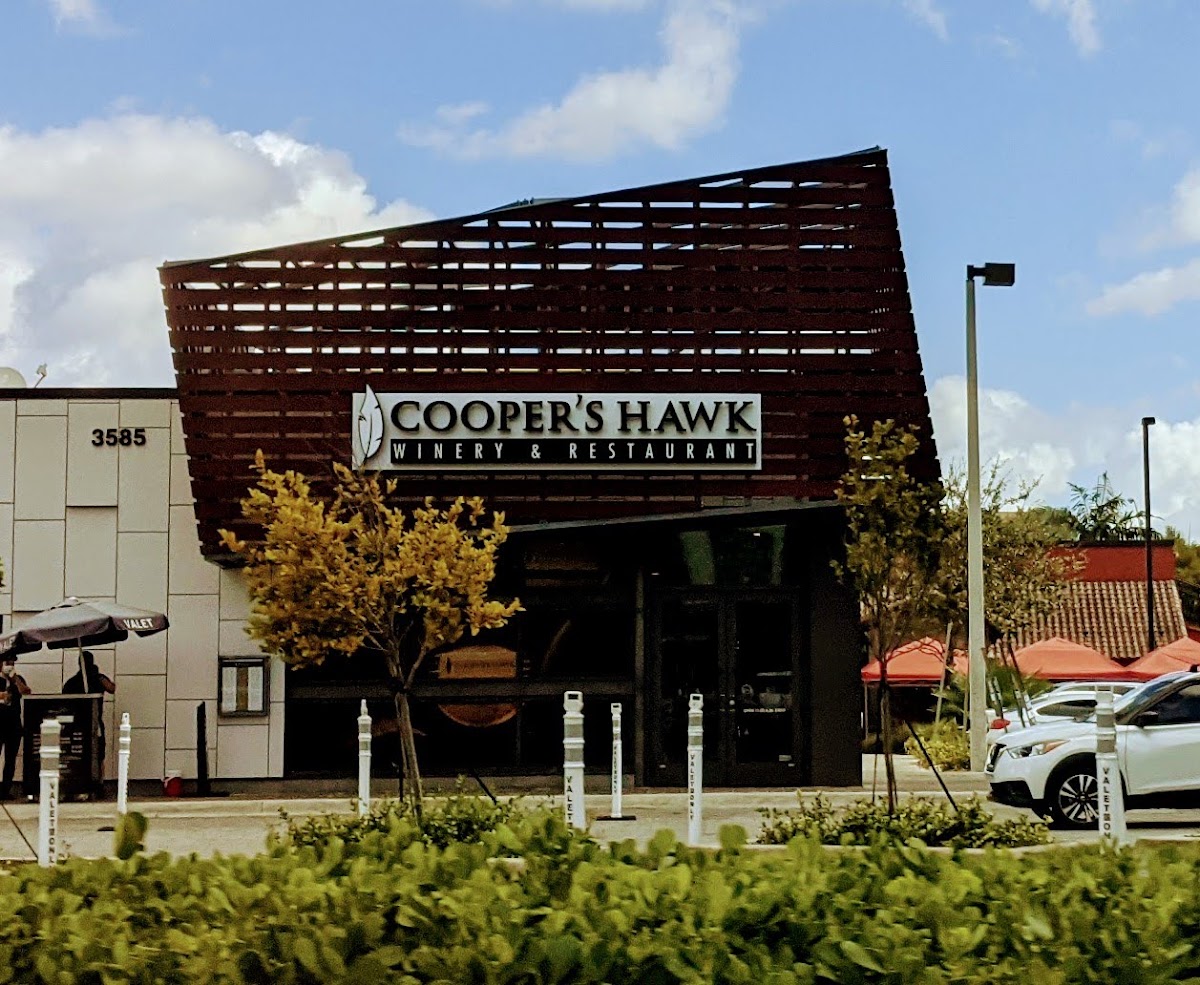 Cooper’s Hawk Winery & Restaurant – Doral