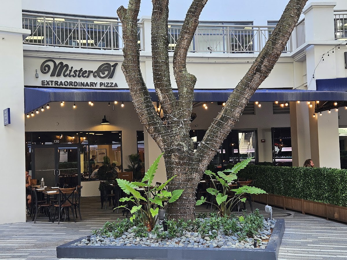 Mister O1 Extraordinary Pizza – Brickell