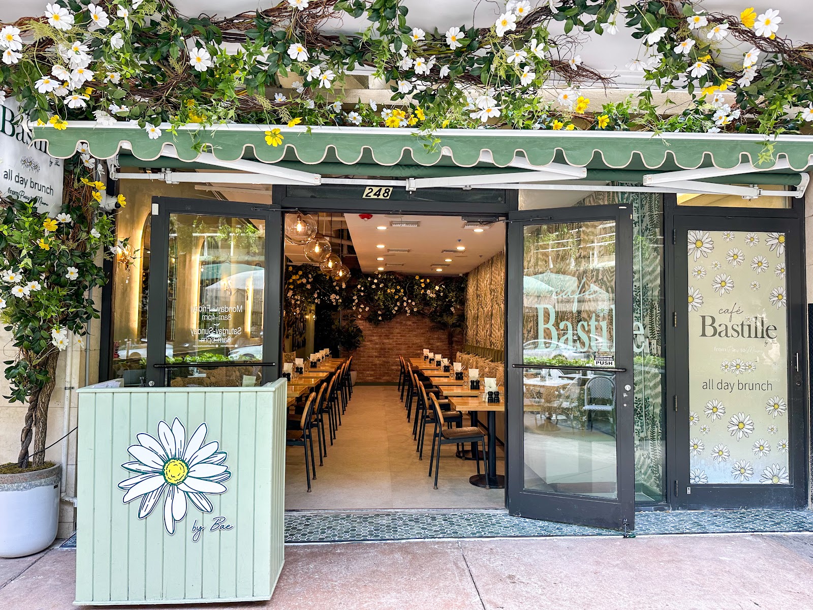 Café Bastille – Downtown