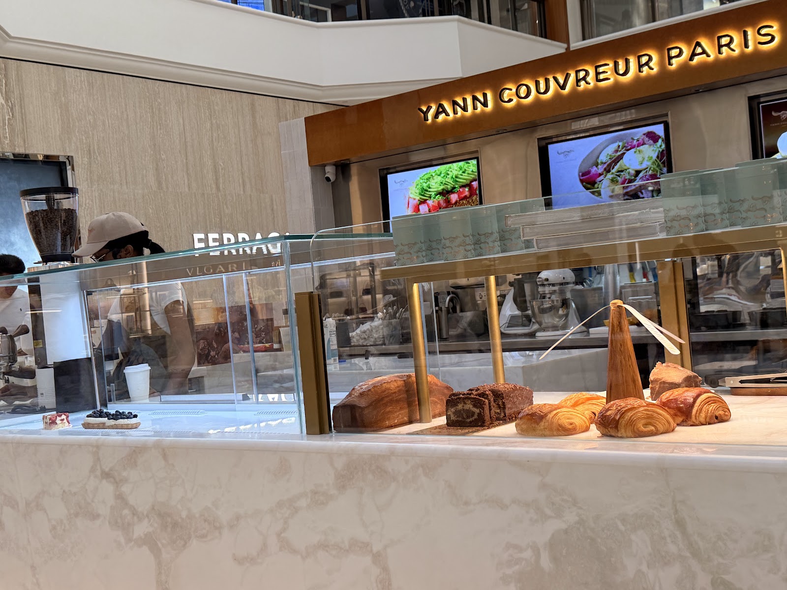 Yann Couvreur – Aventura Mall