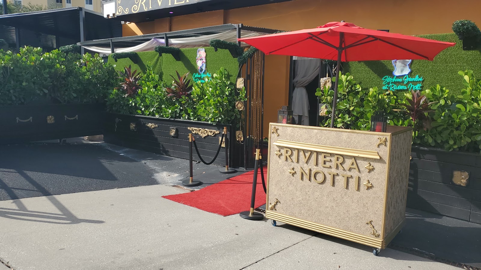 Riviera Notti Restaurant
