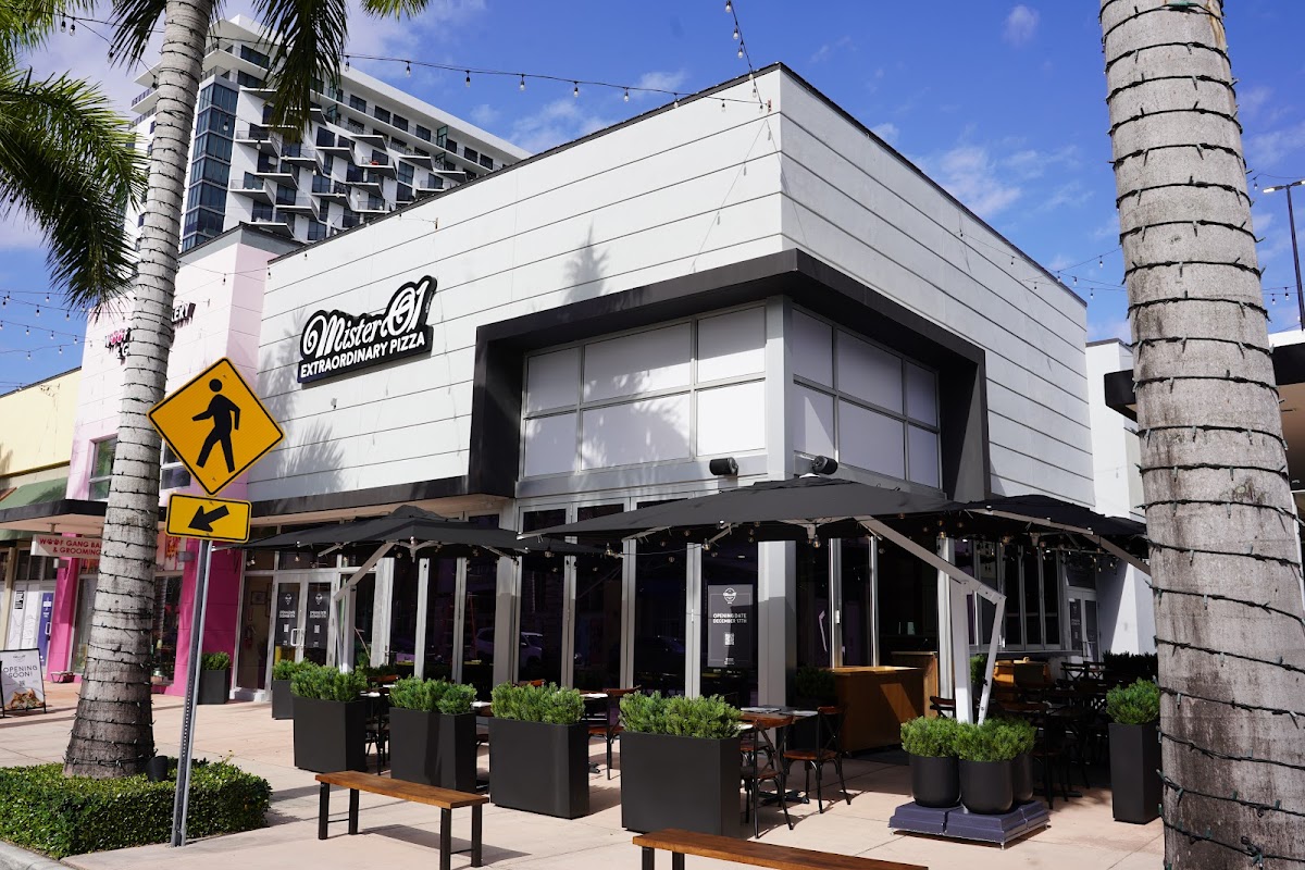 Mister O1 Extraordinary Pizza – Doral