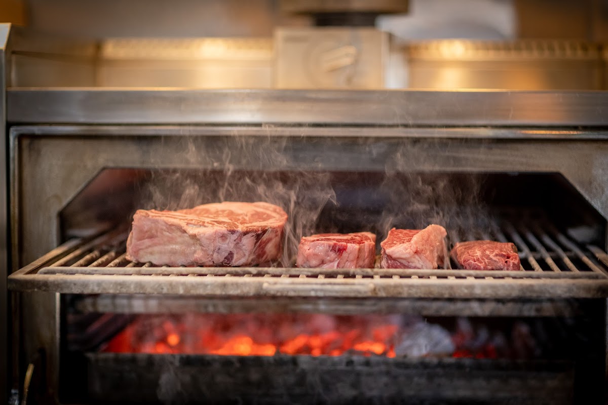 Orilla Bar & Grill