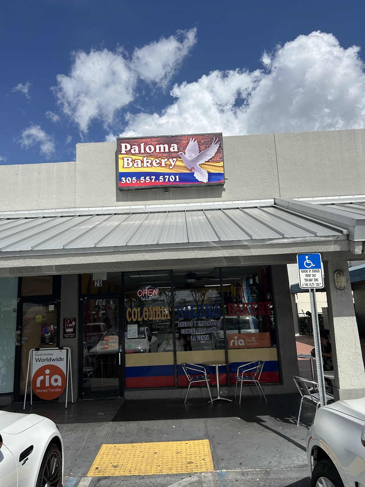 La Paloma Bakery & Restaurant