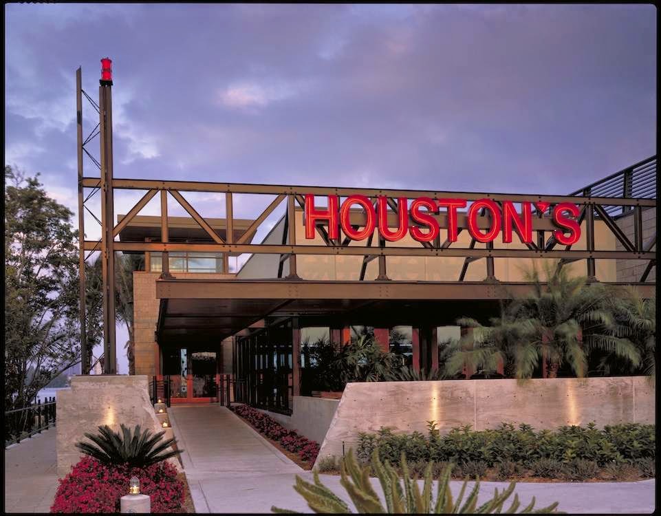 Houston’s – North Miami Beach