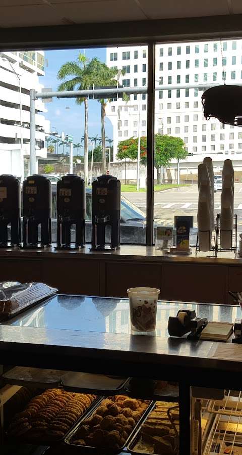 Roasters 'N Toasters – Pinecrest