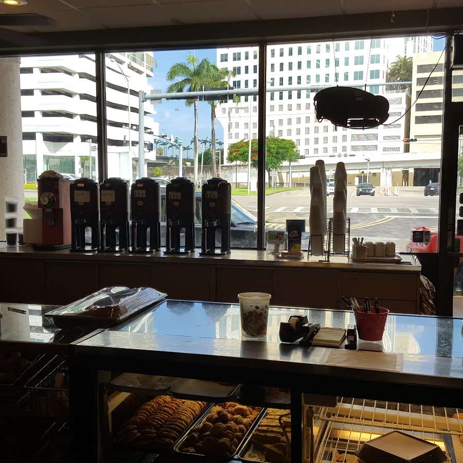 Roasters 'N Toasters – Pinecrest