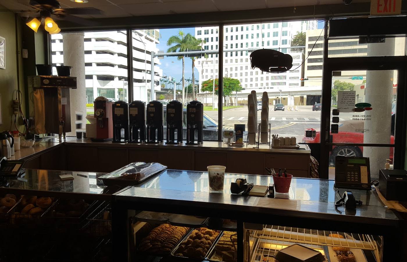 Roasters 'N Toasters – Pinecrest