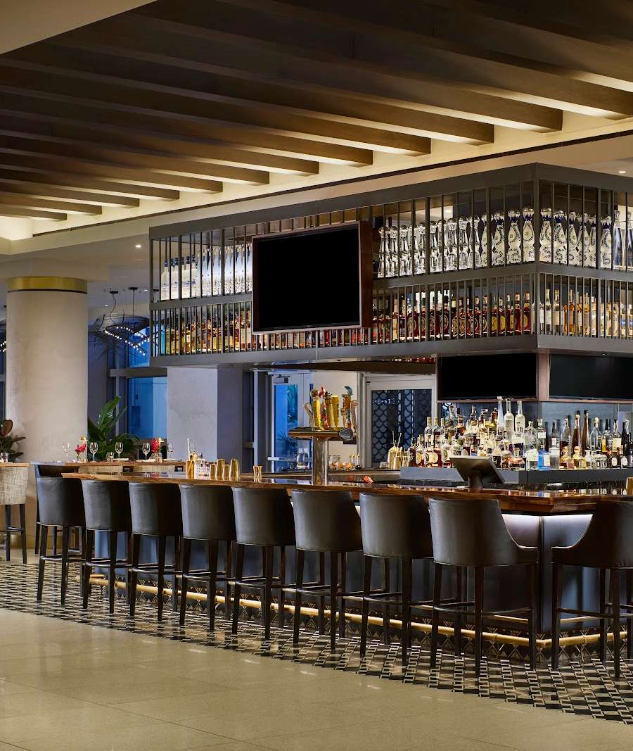 Bistro Collins