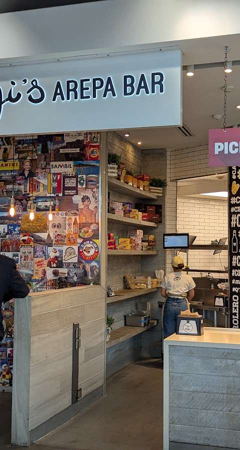 Doggi's Arepa Bar – Aventura
