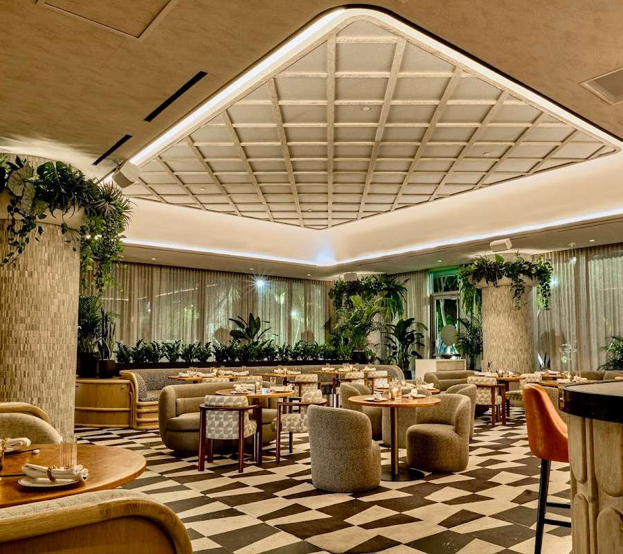 Eight Bar at Maple & Ash