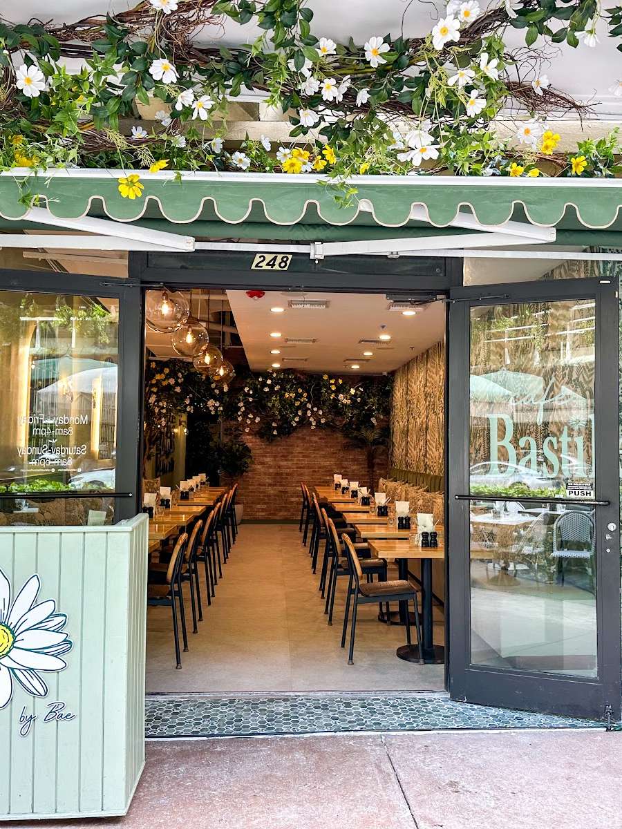 Café Bastille – Downtown