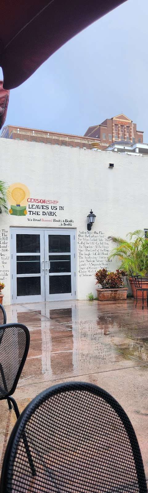 Books & Books Café