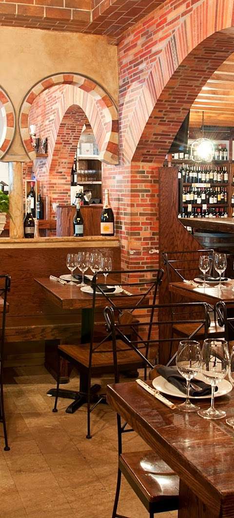 El Carajo International Tapas & Wines