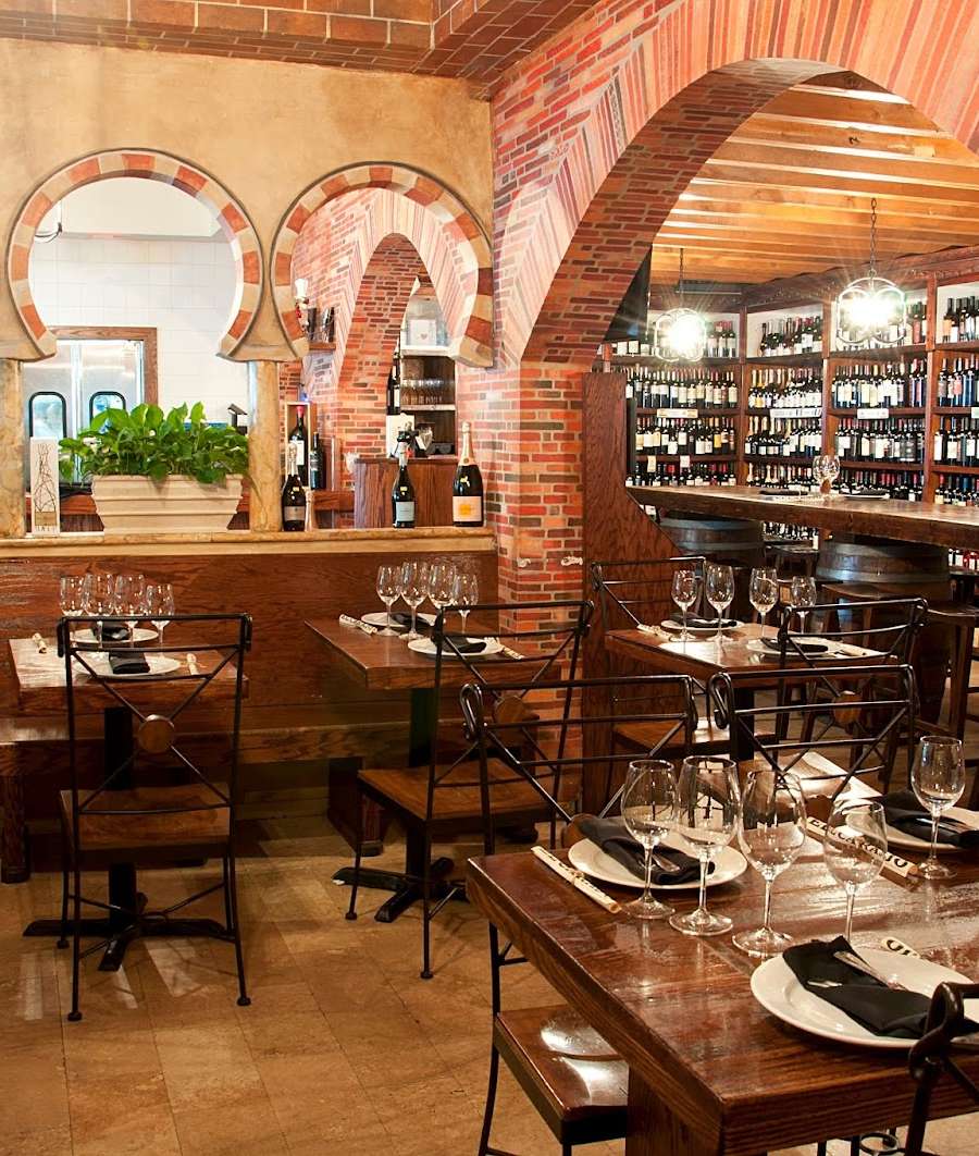 El Carajo International Tapas & Wines