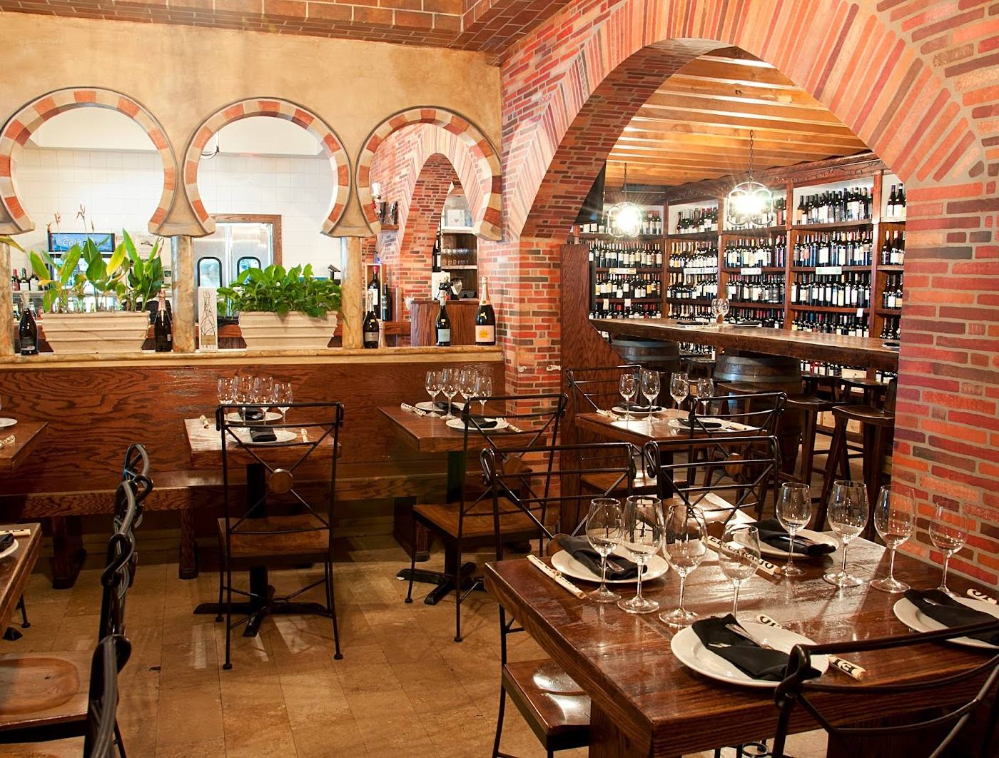 El Carajo International Tapas & Wines