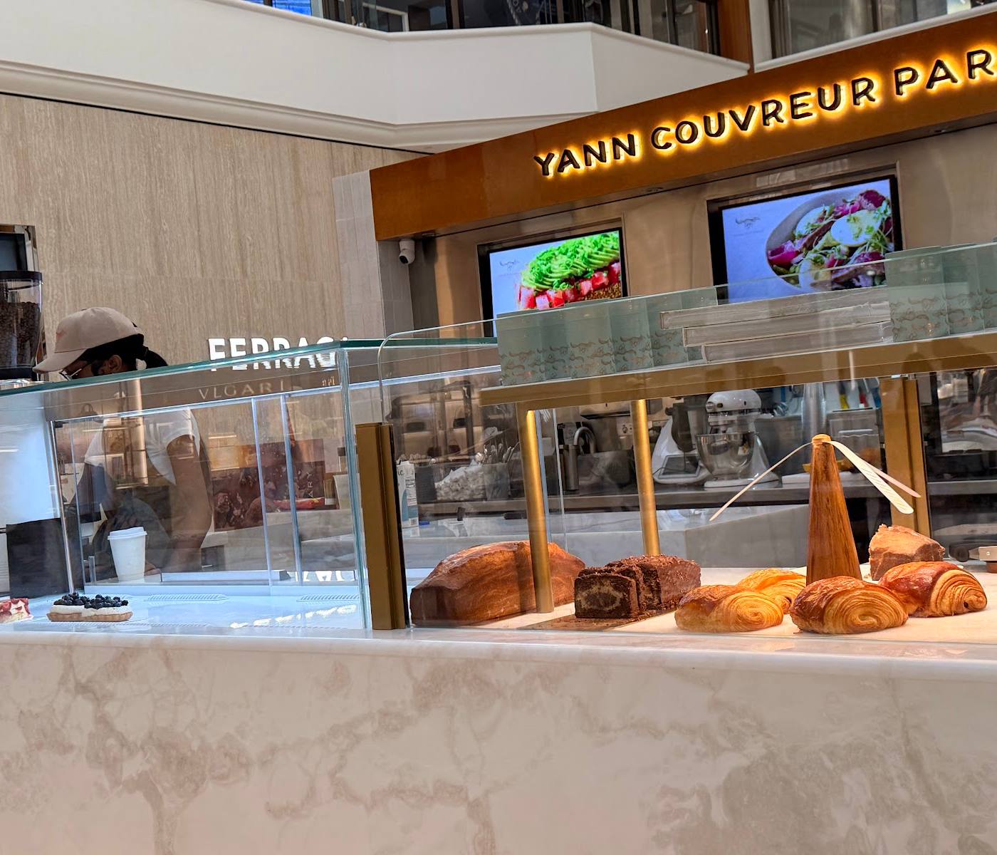 Yann Couvreur – Aventura Mall