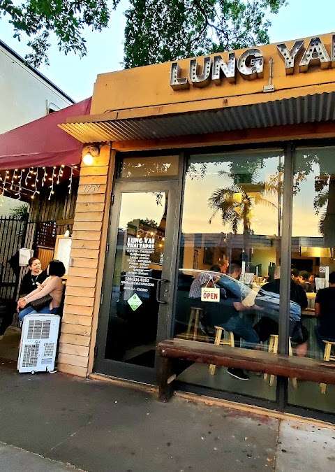 Lung Yai Thai Tapas