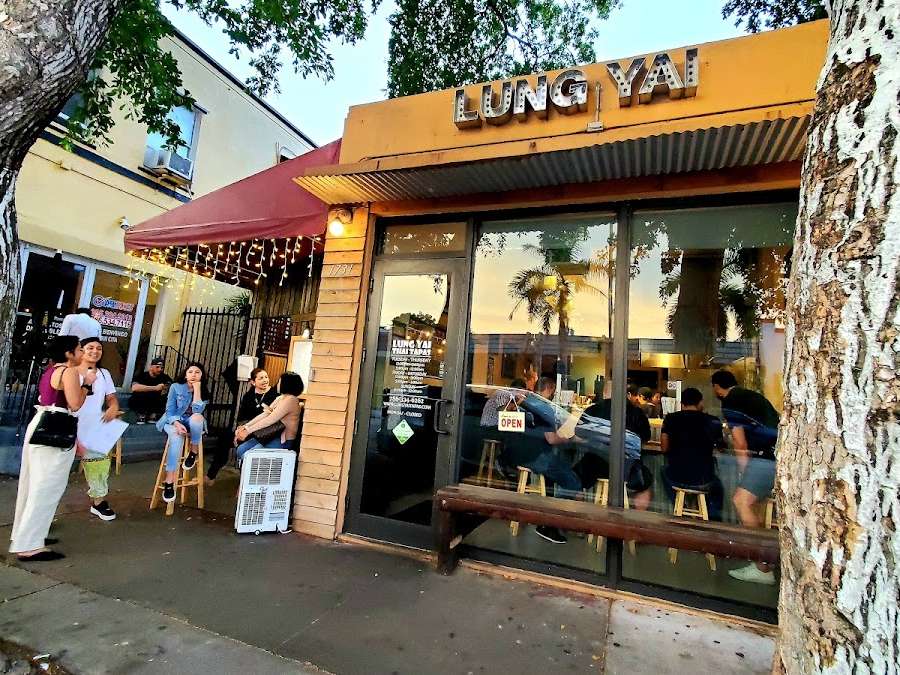 Lung Yai Thai Tapas