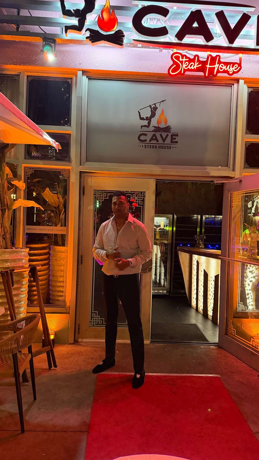 CAVE 305