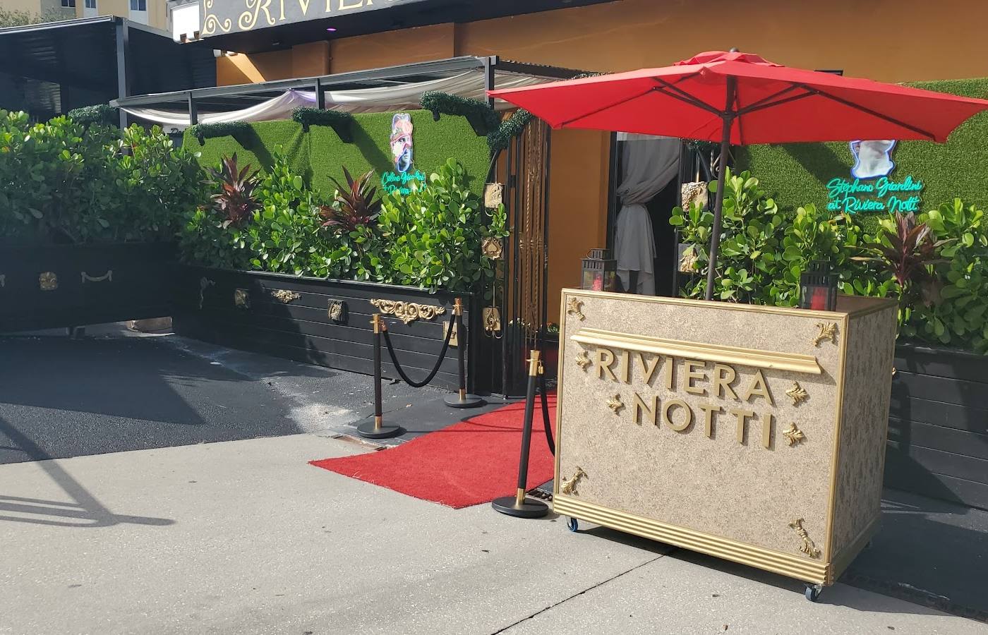 Riviera Notti Restaurant