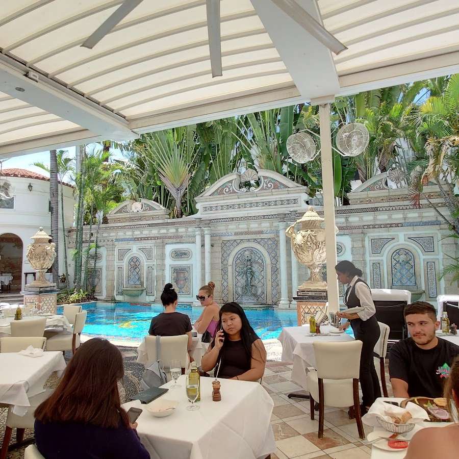 Gianni's At The Former Versace Mansion