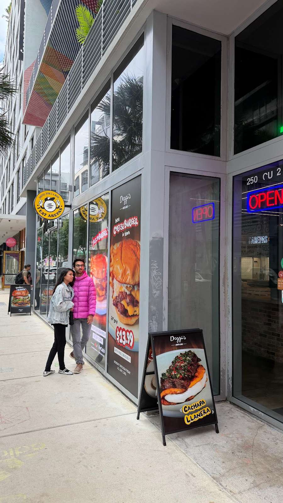 Doggi's Arepa Bar – Wynwood