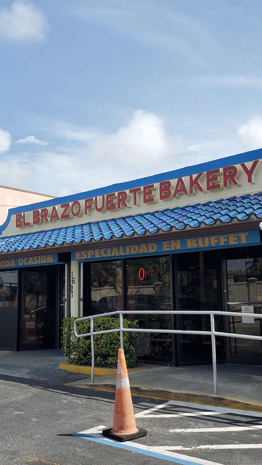 El Brazo Fuerte Bakery