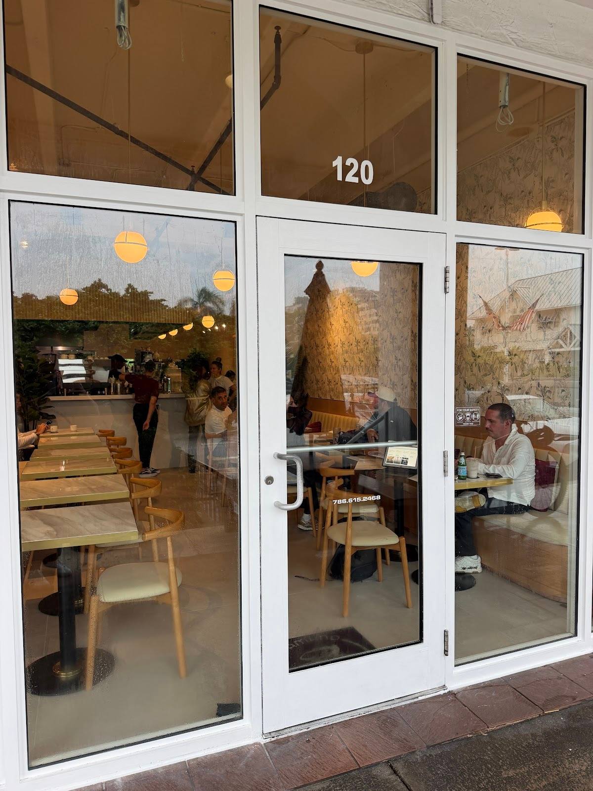 AMAND Café & Bistro – Key Biscayne