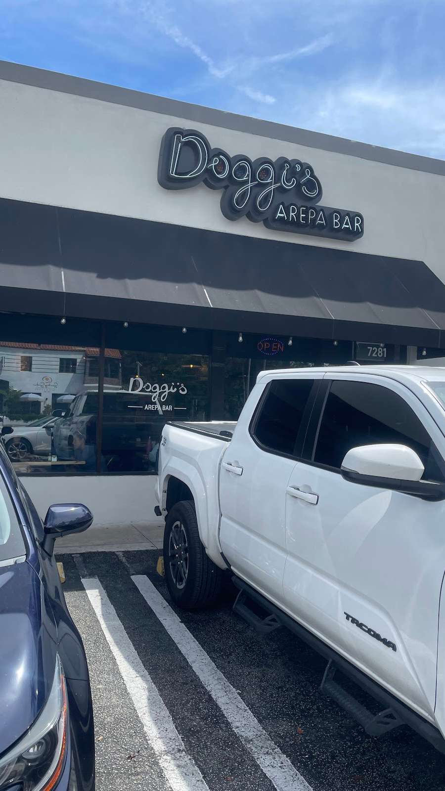 Doggi's Arepa Bar – MiMo