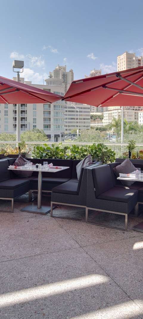 Earls Kitchen + Bar