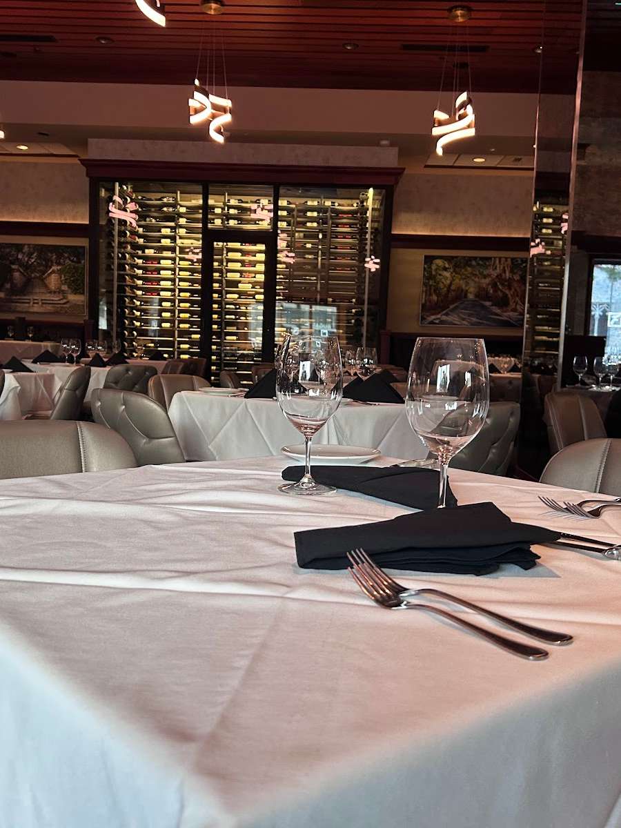 Fleming’s Prime Steakhouse & Wine Bar