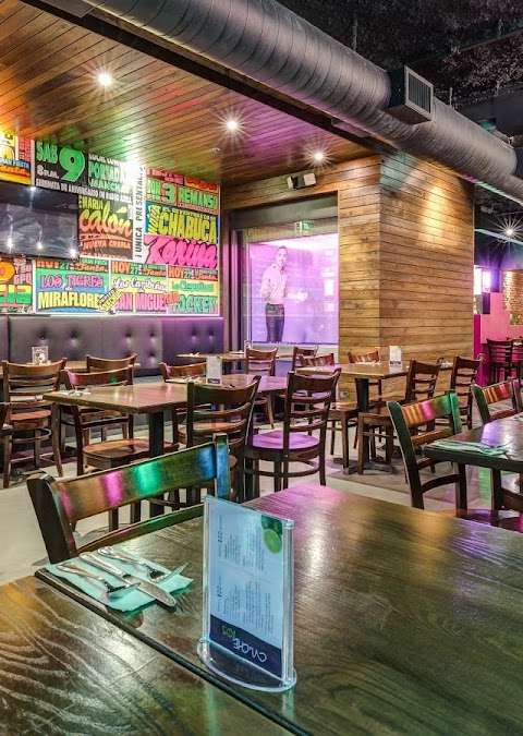 Pollos & Jarras – Downtown