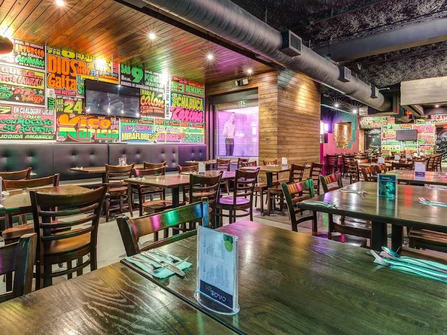 Pollos & Jarras – Downtown