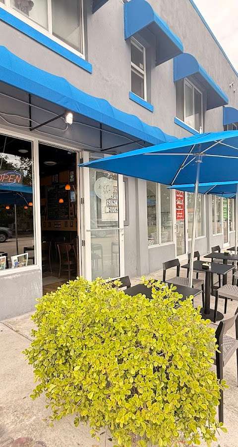 Lemoni Cafe
