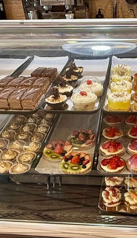 Via Veneto Bakery & Italian Deli
