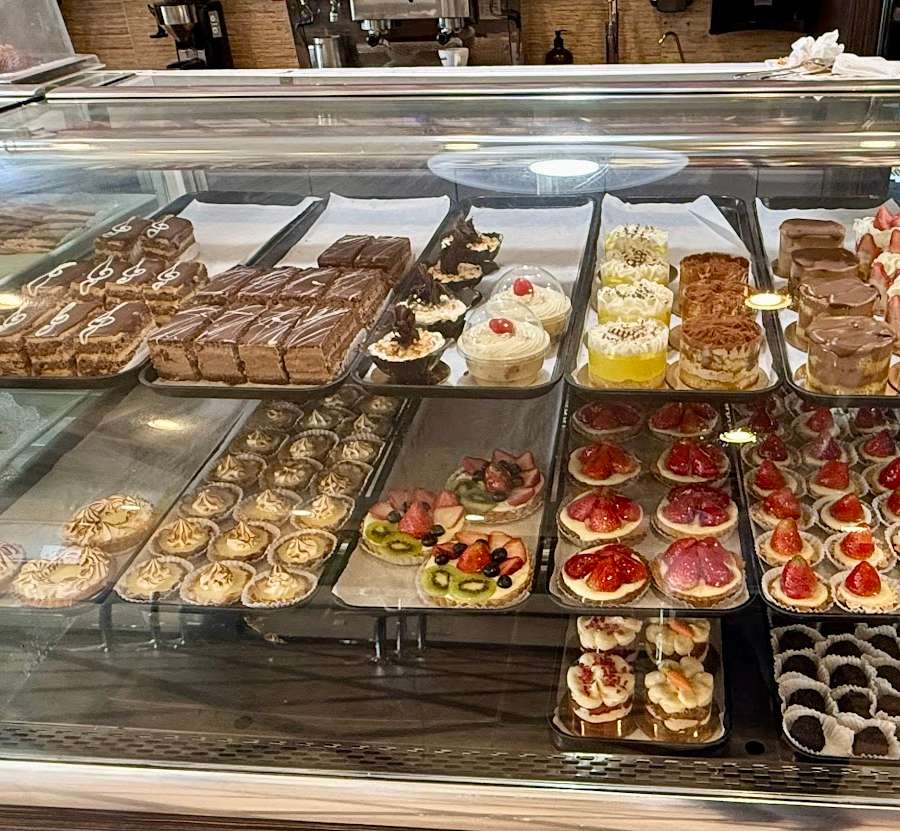 Via Veneto Bakery & Italian Deli
