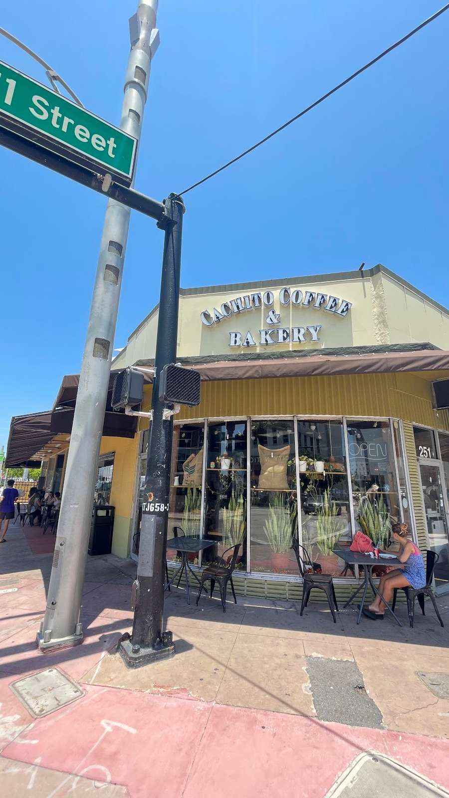Cachito Coffee and Bakery