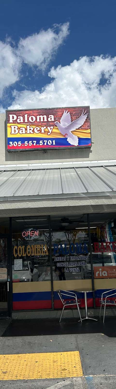 La Paloma Bakery & Restaurant