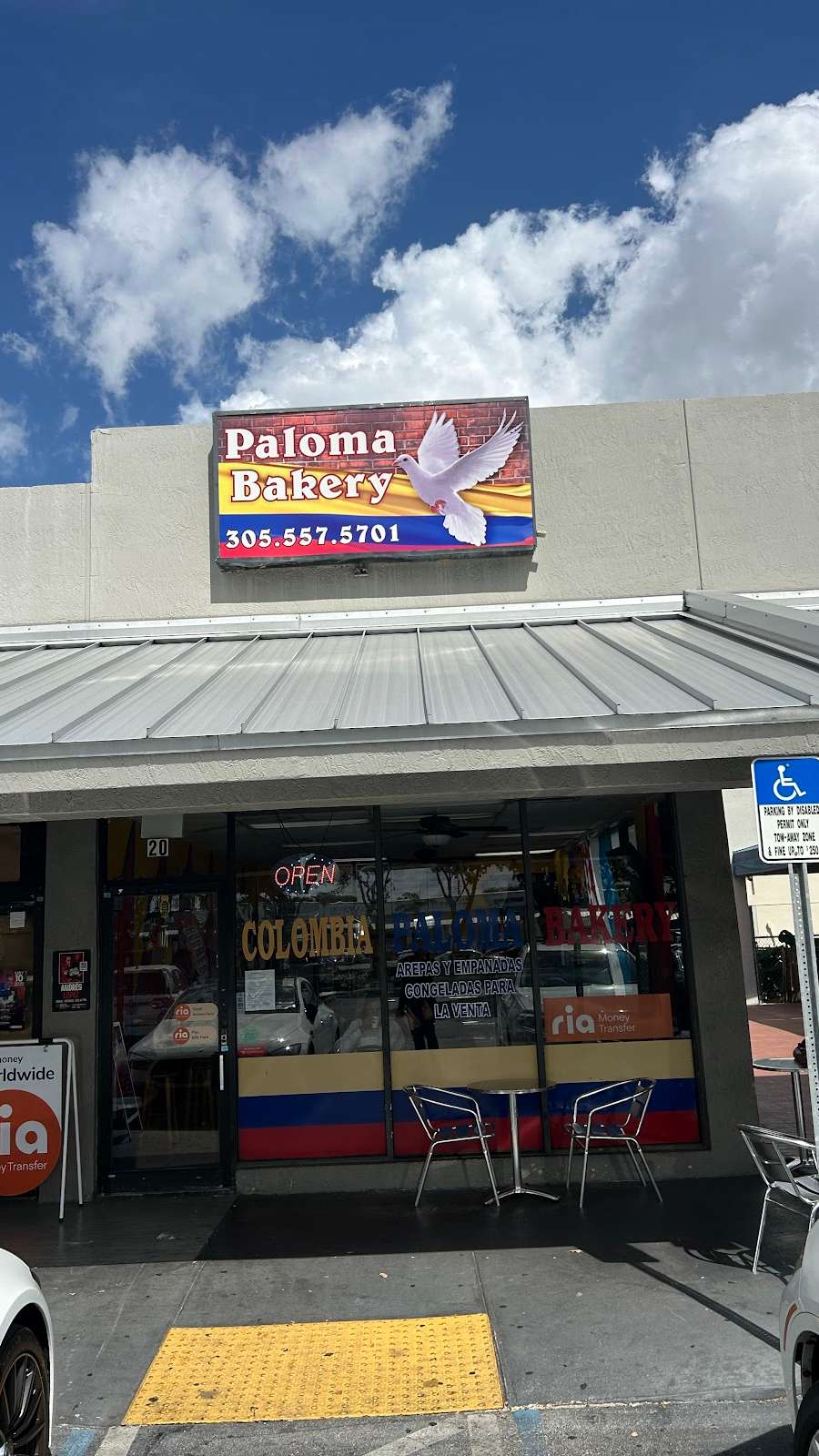 La Paloma Bakery & Restaurant