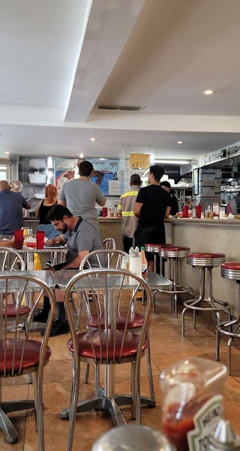 Enriqueta's Sandwich Shop