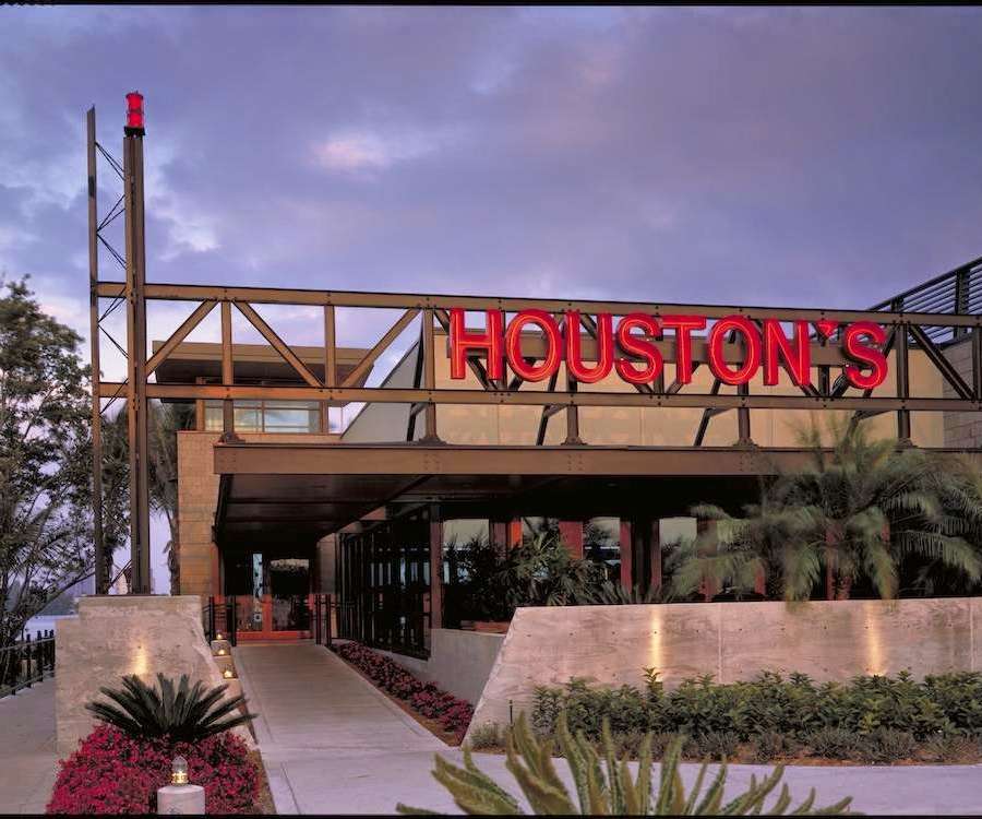 Houston’s – North Miami Beach